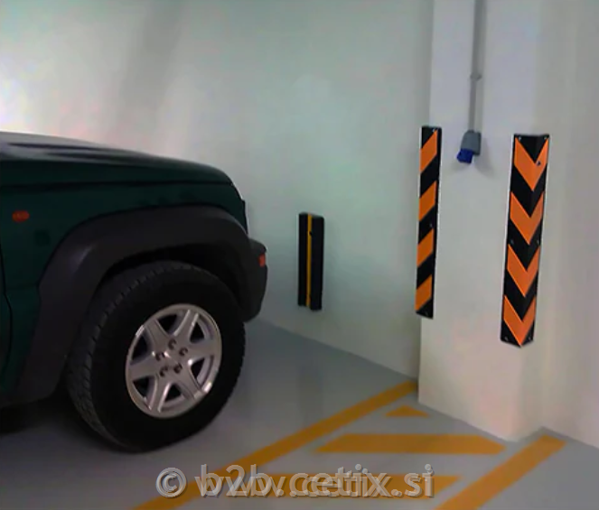 Gumijasta zaščita za kote